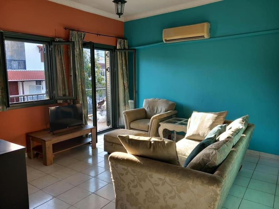 Stoupa Beachside Retro Apartment Buitenkant foto