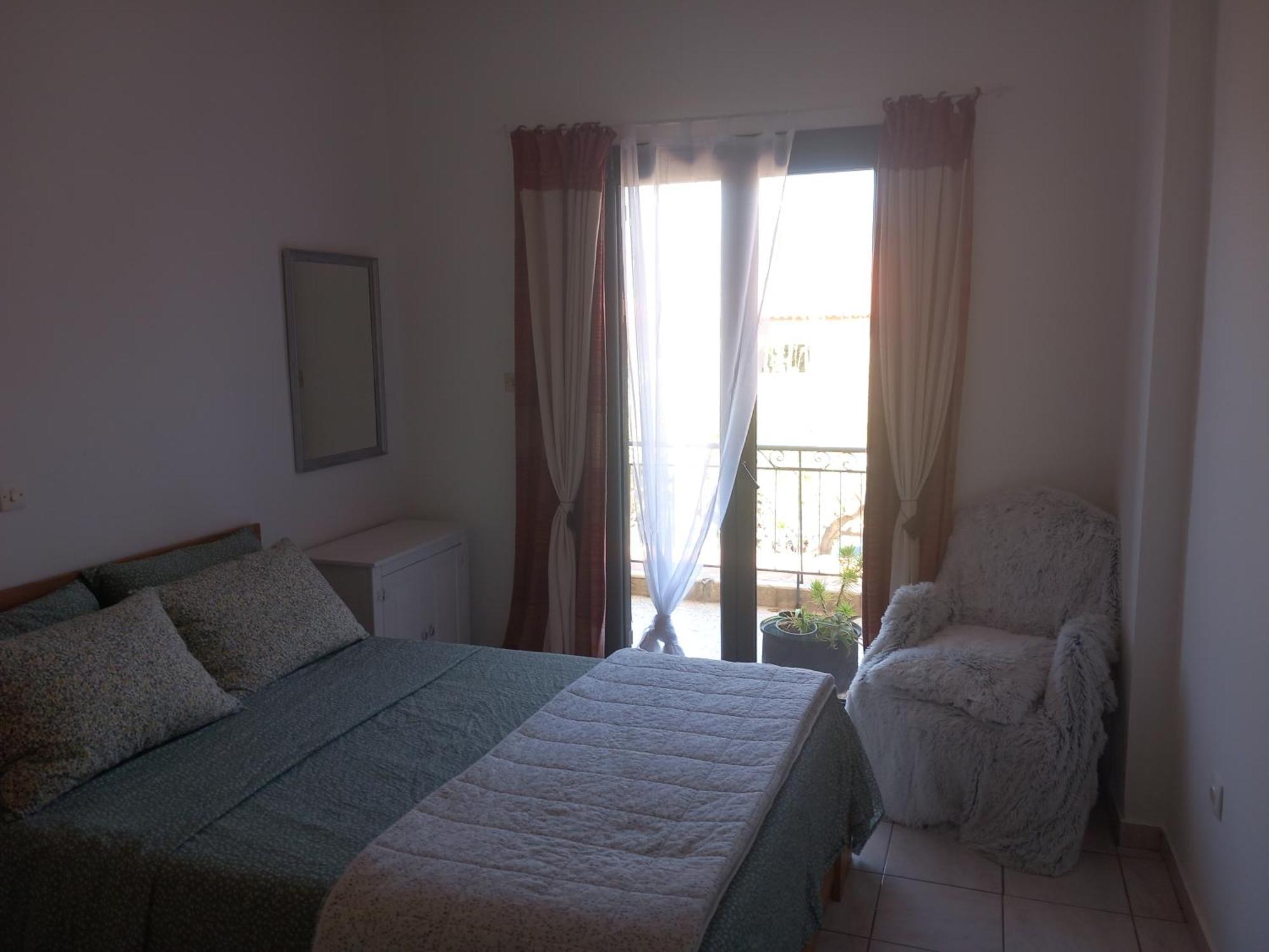 Stoupa Beachside Retro Apartment Buitenkant foto